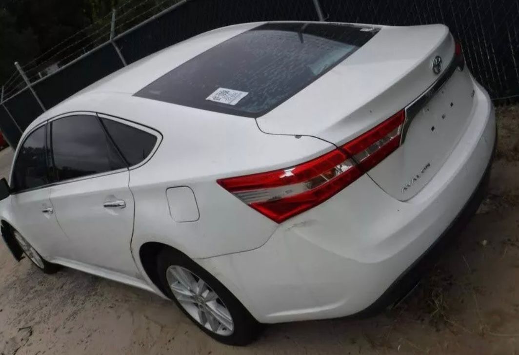 Toyota Avalon year: 2015