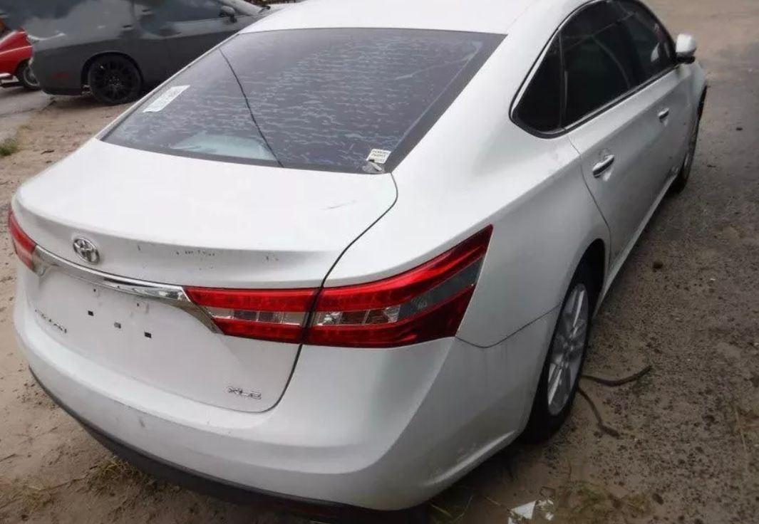 Toyota Avalon year: 2015