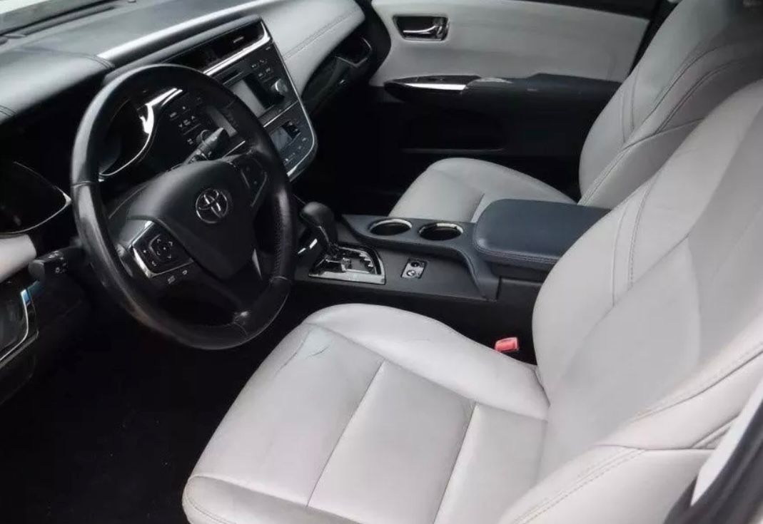 Toyota Avalon year: 2015