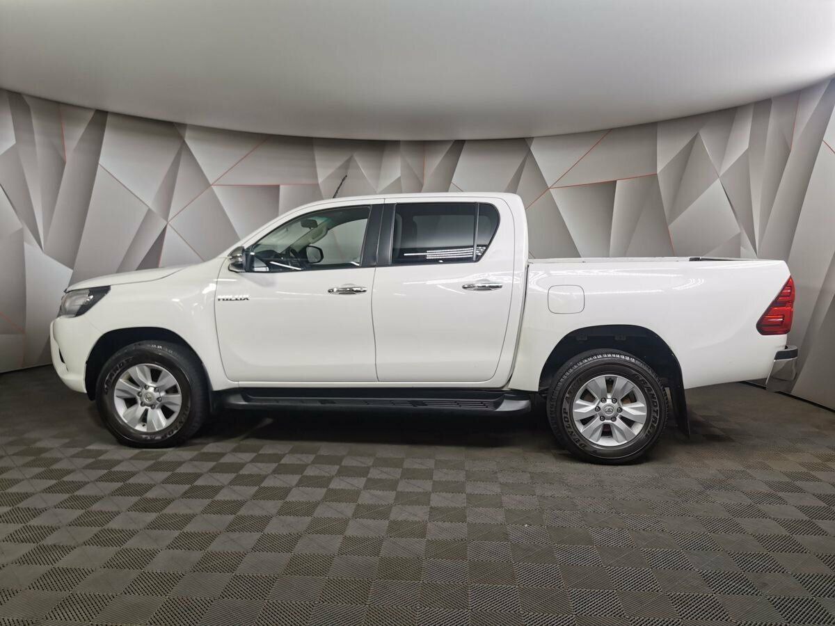 toyota hilux year: 2018